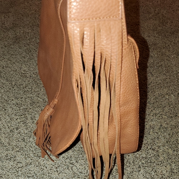 Express Leather Shoulder Bag - Picture 5 of 7
